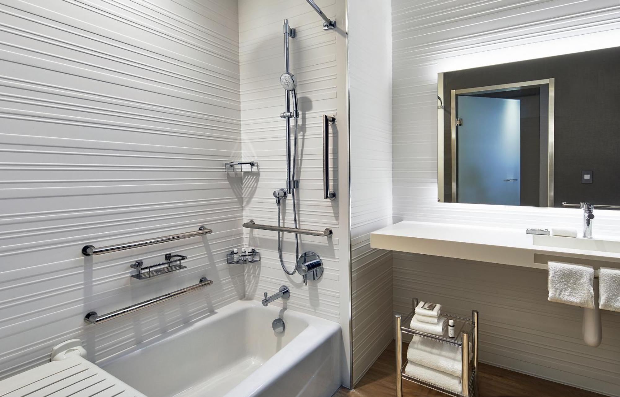 เอซี โฮเต็ล คลีฟแลนด์ บีชวูด Hotel ภายนอก รูปภาพ
